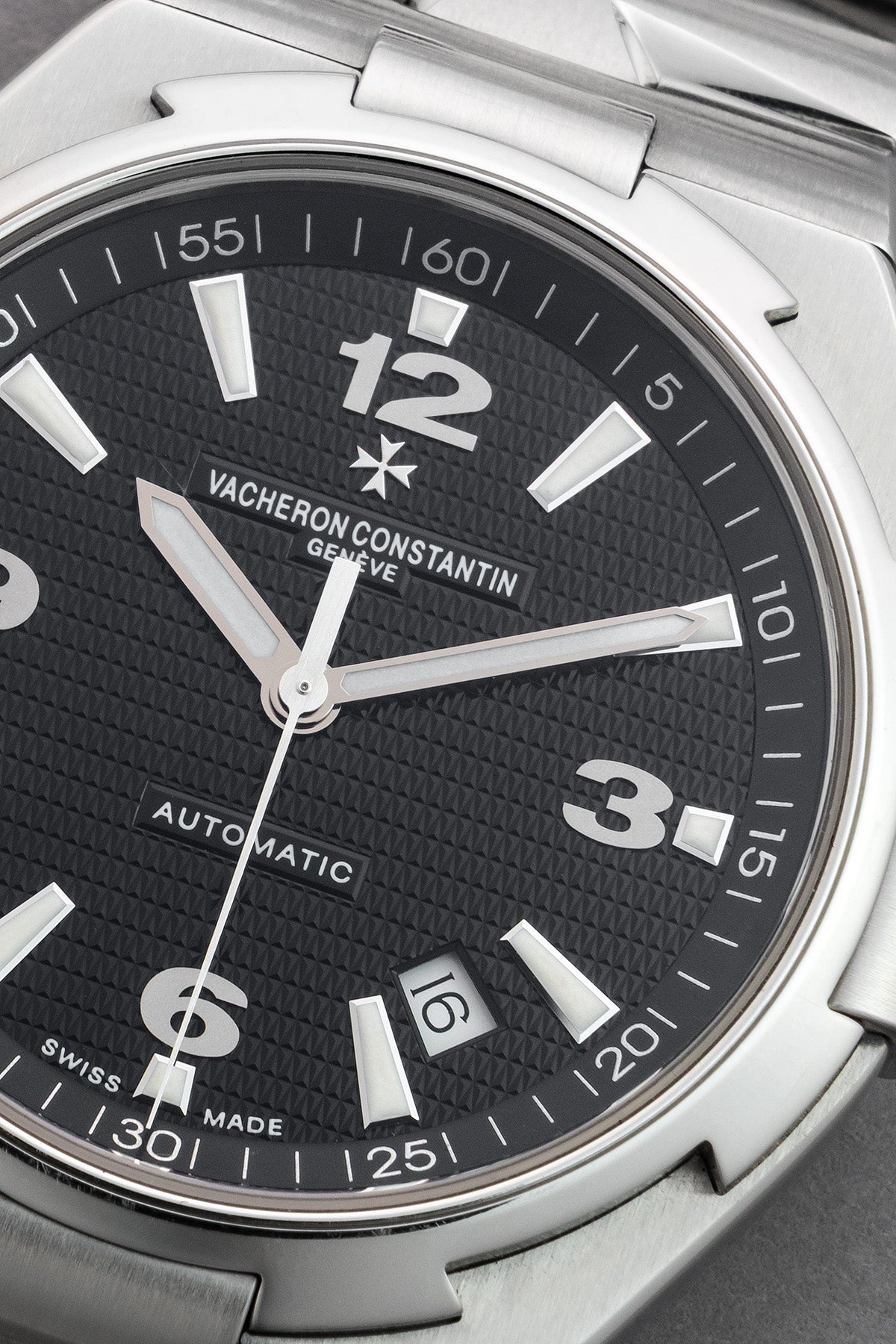 Overseas 47040/B01A "Black Dial"