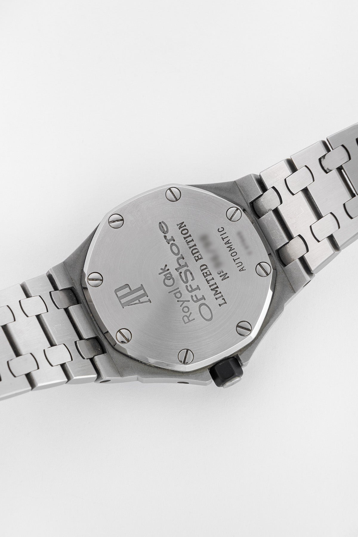 Royal Oak Offshore 25887ST "Yves Klein Dial"