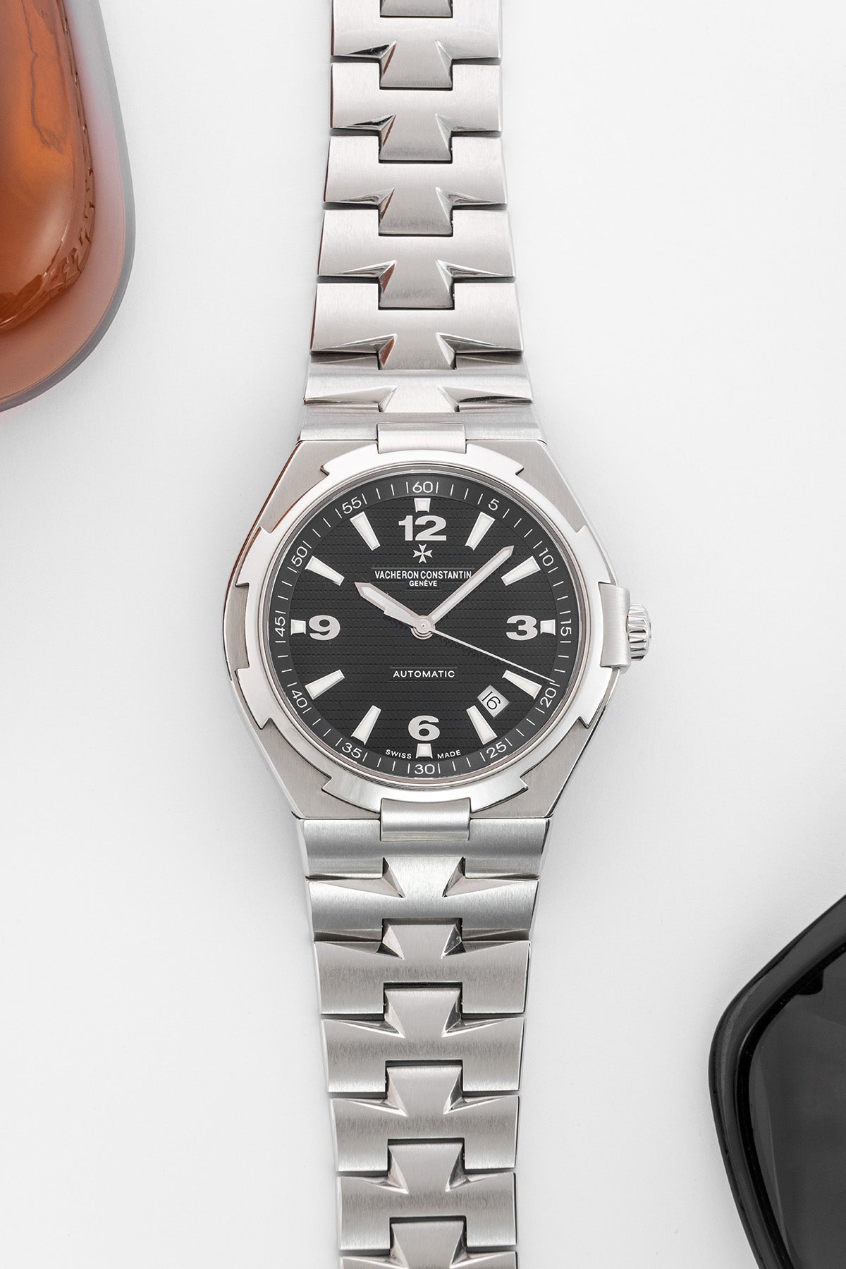 Overseas 47040/B01A "Black Dial"