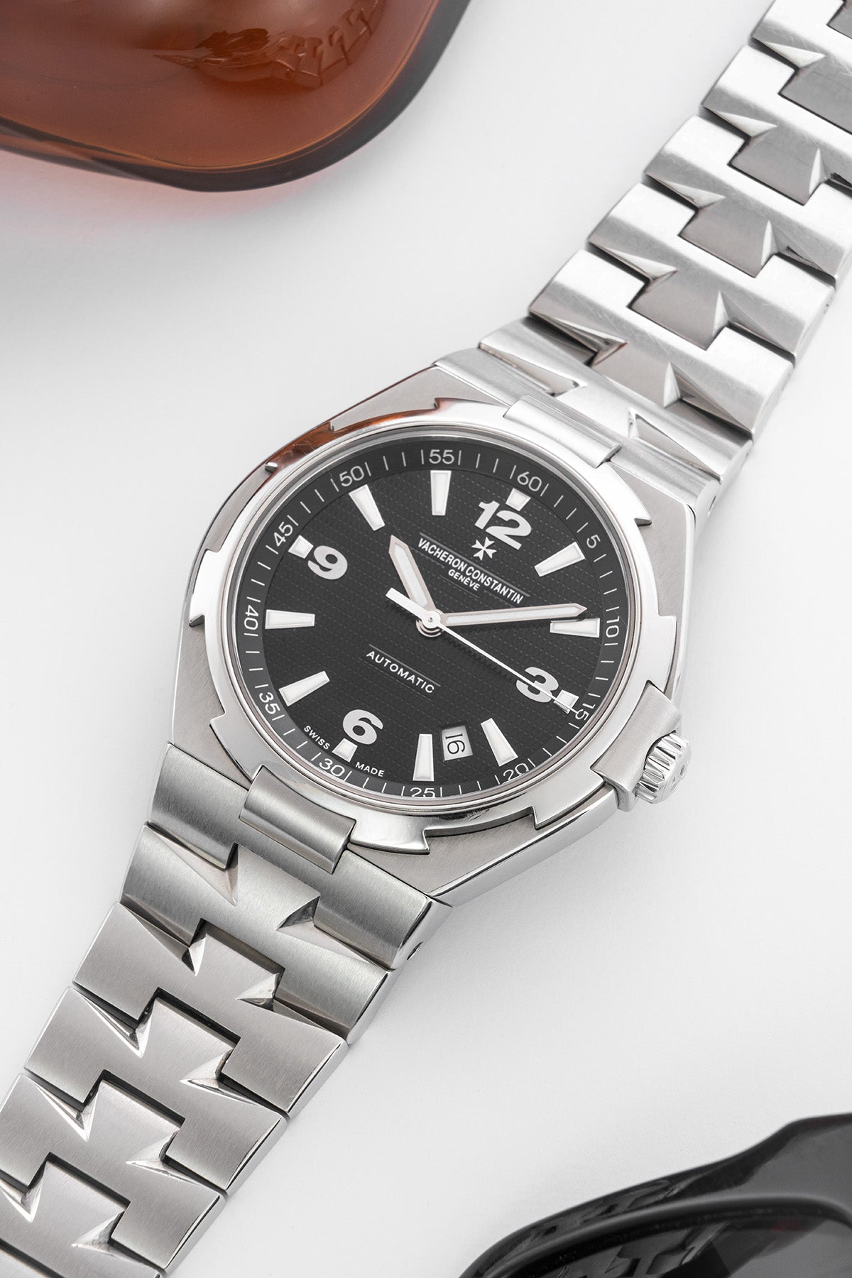 Overseas 47040/B01A "Black Dial"