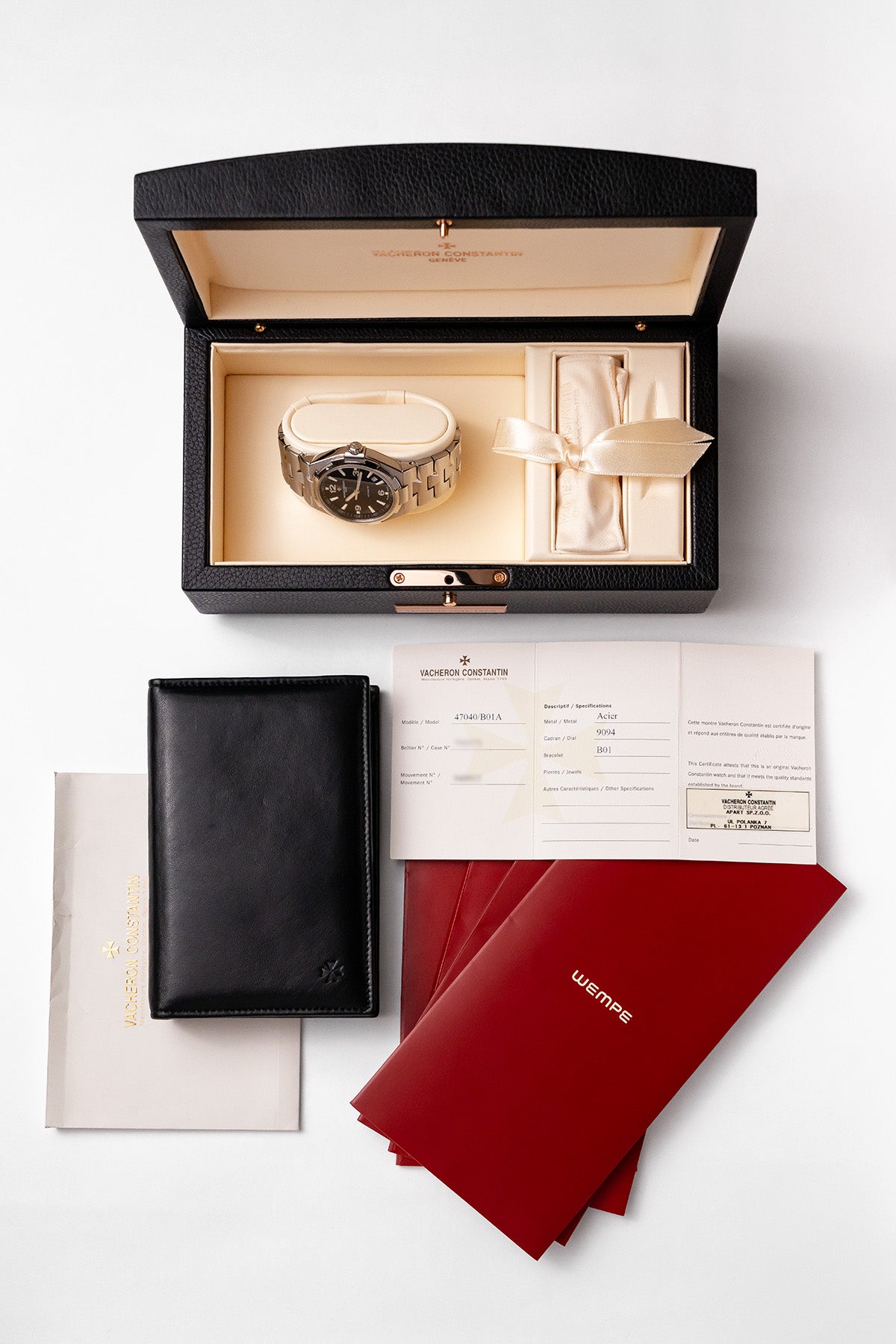 Overseas 47040/B01A "Black Dial"